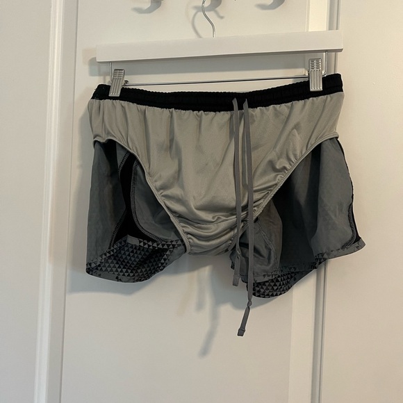 Nike Gray Patterned Shorts M - Picture 4 of 5